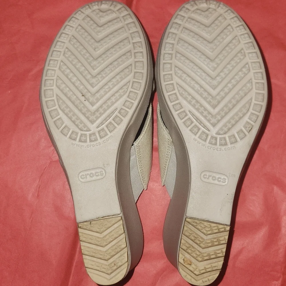 Crocs Leigh II Cross Strap Wedge Sandals